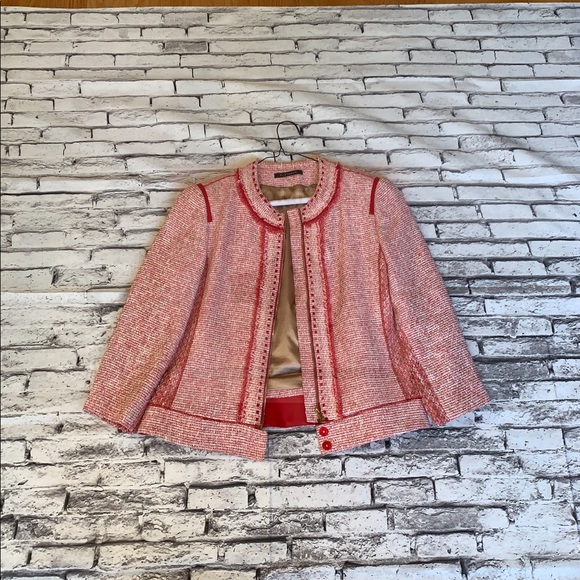 Tahari Jackets & Blazers - Tahari blazer